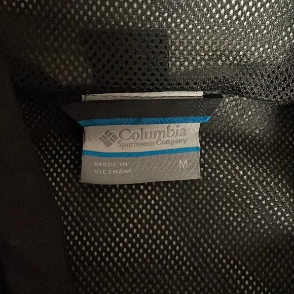 Mens Columbia Omni-tech rain coat. Medium - Picture 5 of 7